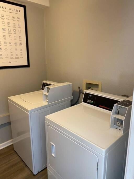 The Mary Lou - 2 Bedroom Apt In Quilt Town, Usa Hamilton Ngoại thất bức ảnh