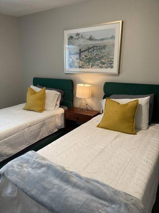The Mary Lou - 2 Bedroom Apt In Quilt Town, Usa Hamilton Ngoại thất bức ảnh